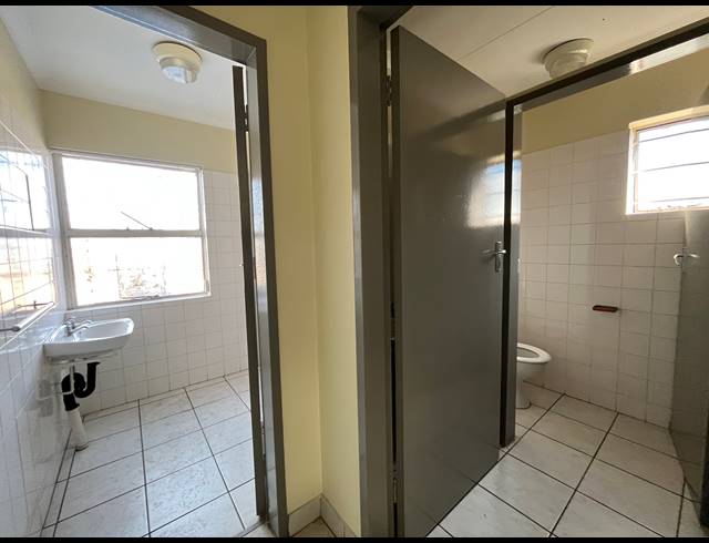 435M² WAREHOUSE TO LET IN SEBENZA